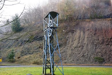 Führung entlang des Lehrpfades über das Gelände der ehemaligen Grube Holzappel