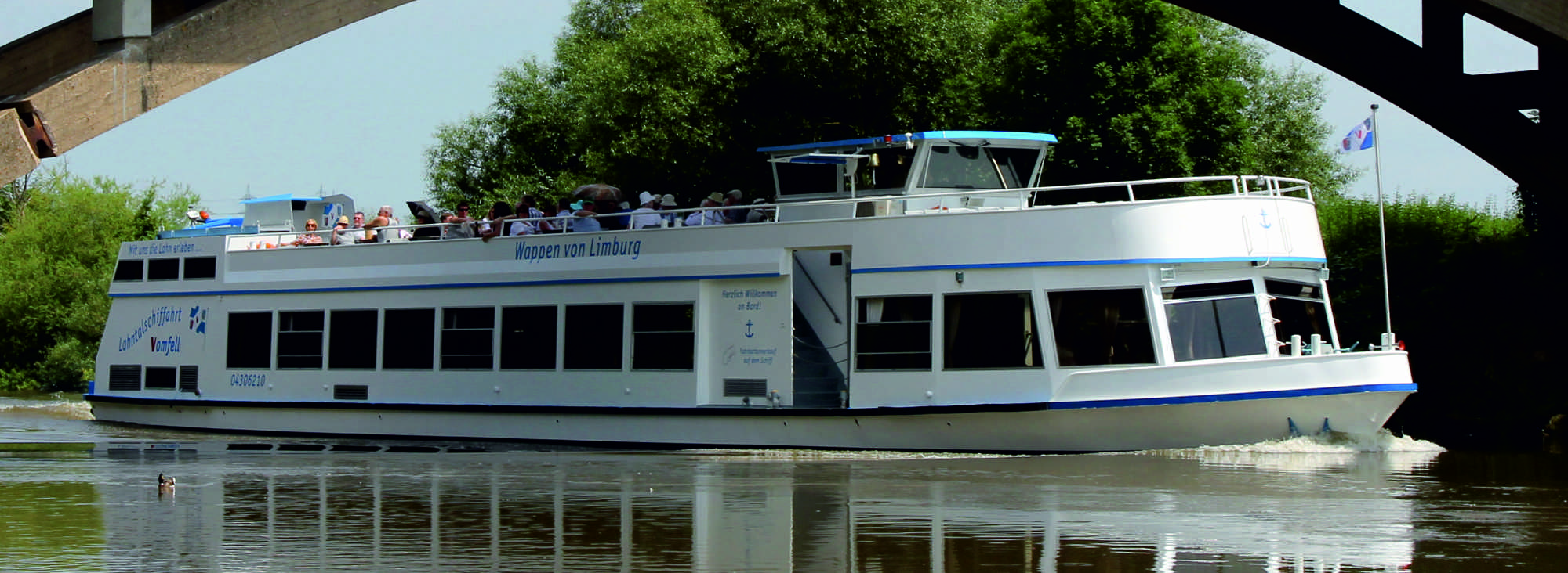 Schifffahrt auf der Lahn 1