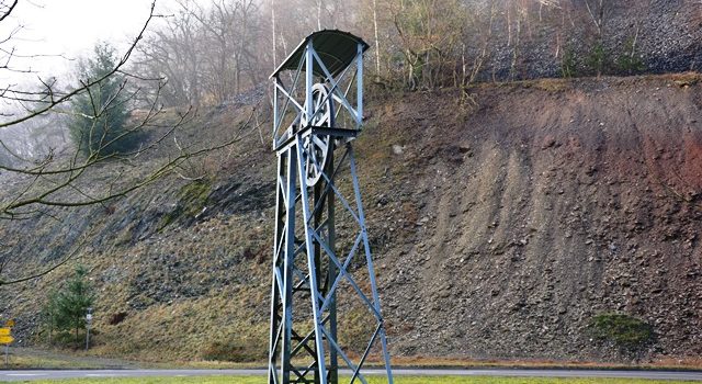 Führung entlang des Lehrpfades über das Gelände der ehemaligen Grube Holzappel
